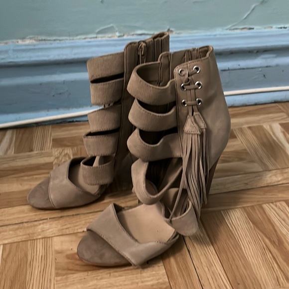 GUESS HIGH HEEL BOOTIES CHUNKY HEEL 4.5"- suede - Picture 1 of 4